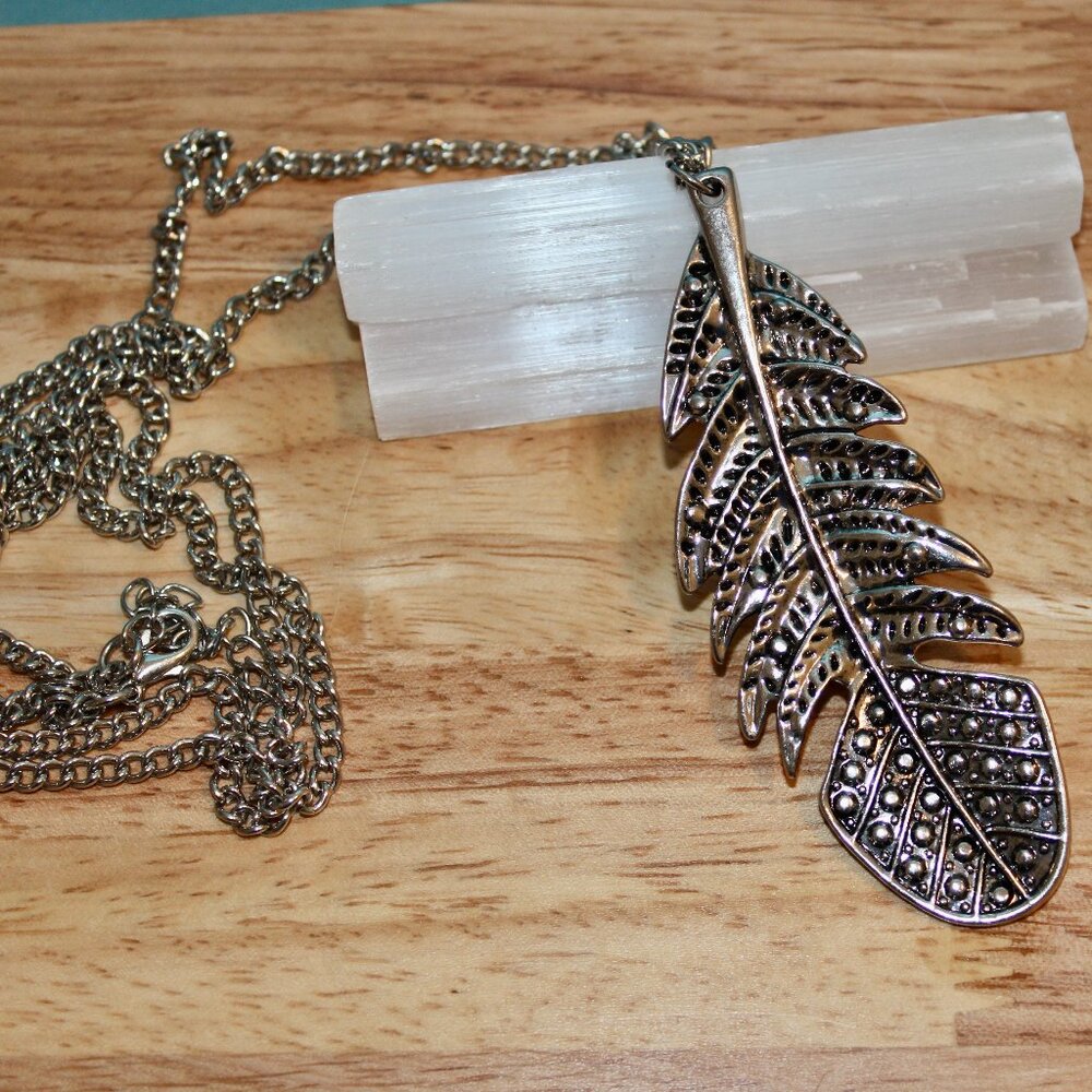 Silver Tone Necklace Feather Pendant 34" Long Chain & 3.5" Pendant